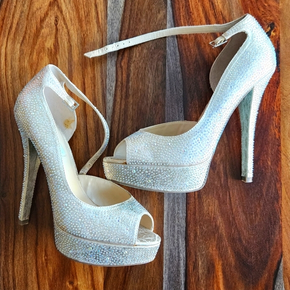 Gorgeous Bedazzled Bling Betsy Johnson High Heels,  Size 8, Beautiful, Sparkly - Picture 1 of 11